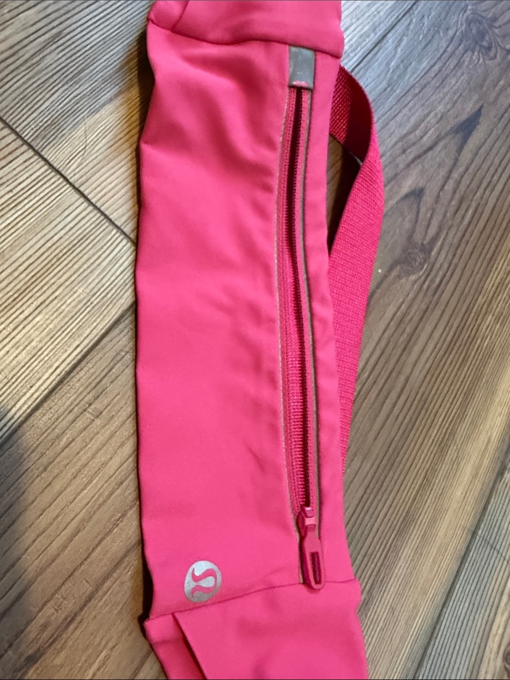 lululemon hot pink slim zip running belt - Picture 2 of 5